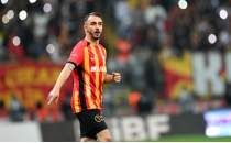 Gkhan Sazda iin Galatasaray aklamas!