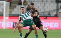 Galatasaray'da savunmaya yeni aday �mit Akda�!