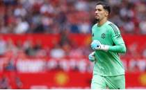 Altay Bayndr, Manchester United taraftarlarn ikiye bld!