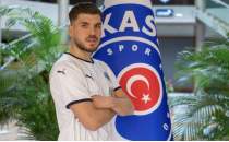 Gkhan Gl'e Avrupa'dan 3 talip var