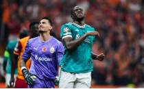 Konate: 'Kaybetmemiz srpriz deil!'
