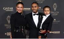 Raphinha'nın eşinden FIFA'ya yılın ilk 11'i tepkisi!