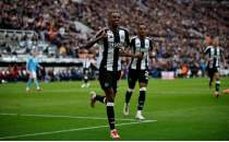 Alexander Isak, Newcastle'da kalacak!