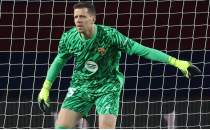 Szczesny, Barcelona ile nikah tazelemeye yakn