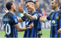 Inter'de bar toplants: alhanolu ve Martinez
