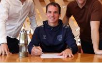 Sunderland, Regis Le Bris ile nikah tazeledi