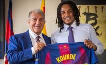 Barcelona'da Kounde ile uzatma karar