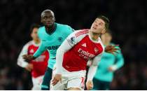 Arsenal, Wolves'in golleriyle kazandı!