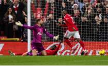 Tottenham, Forest deplasmanında kayboldu!