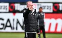 Beşiktaş'ta Sergen Yalçın idmana çıktı