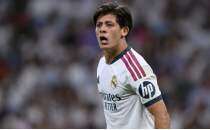 Arda G�ler'den g�z kama�t�ran performans!