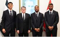 Be�ikta� d�nyay� sallad�: �ngilizler ve Araplarla zirve m�cadelesi