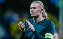 Manchester City futbolcular�ndan taraftara anlaml� jest