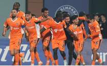 Formda Başakşehir, evinde Rize'ye karşı