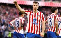 Alexander S�rloth'tan transfer ve Okan Buruk yan�t�!