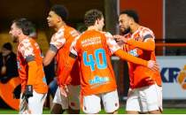 Lider PSV'ye Volendam şoku!