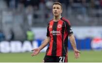 Mario Götze Frankfurt'ta kalıyor!