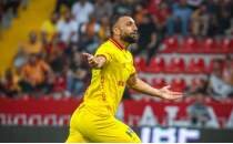 Göztepe'de Efkan Bekiroğlu ile 1 yıl daha!