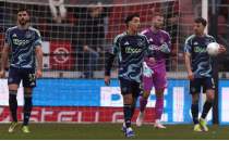 Ajax, zirvenin �ok uzaklar�nda