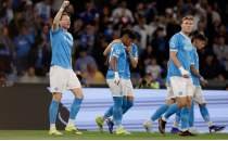 Napoli'den d�rt goll� net galibiyet!