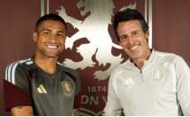 Aston Villa, G.Saray'ın gündemine gelen Gomes'i kadrosuna kattı