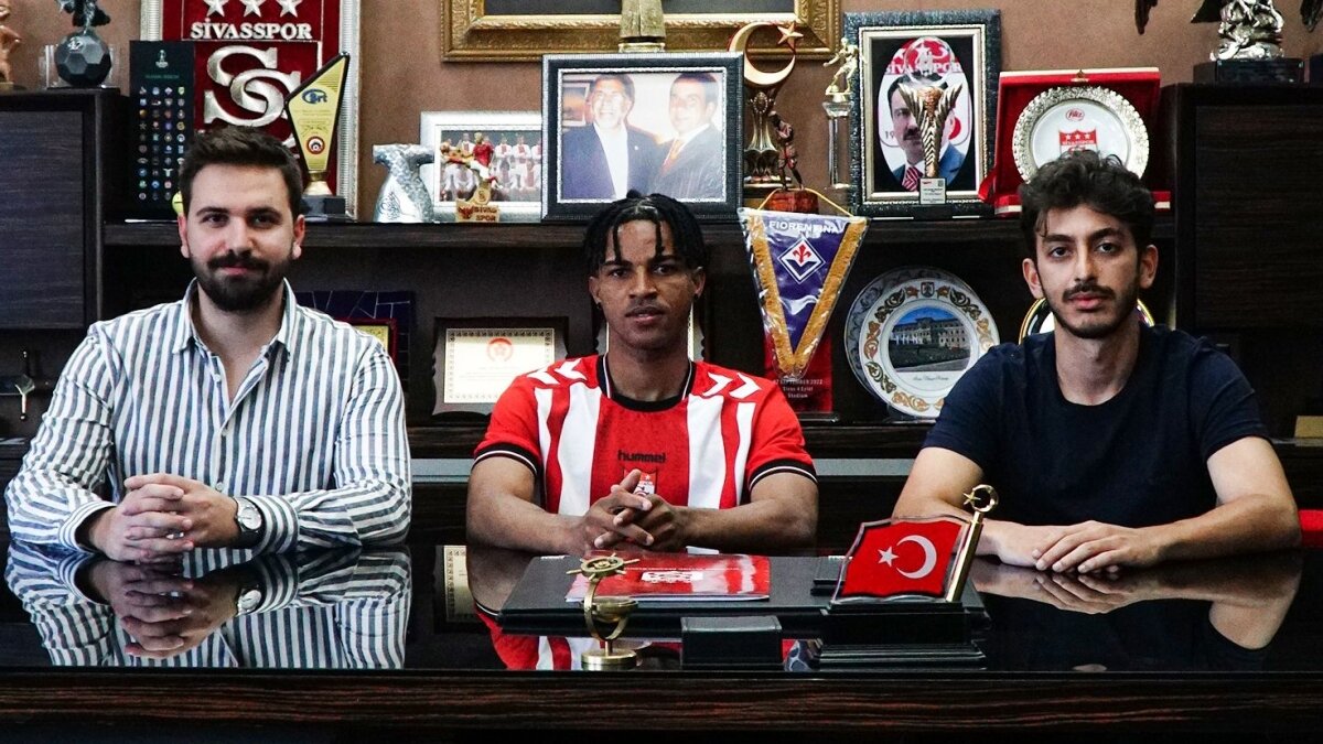 Sivasspor'dan forvete takviye: Clinton Duodu