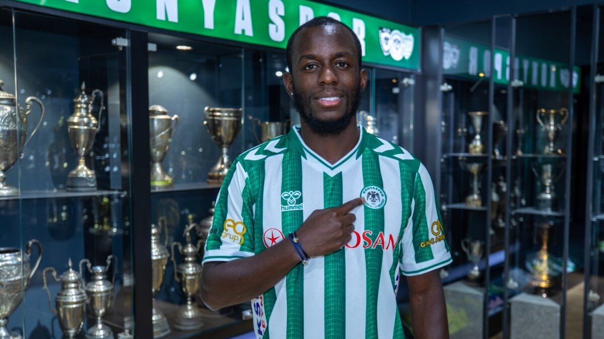 Konyaspor Dompe'yi renklerine bağladı!