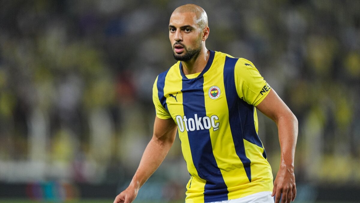Sofyan Amrabat saha içerisinde
