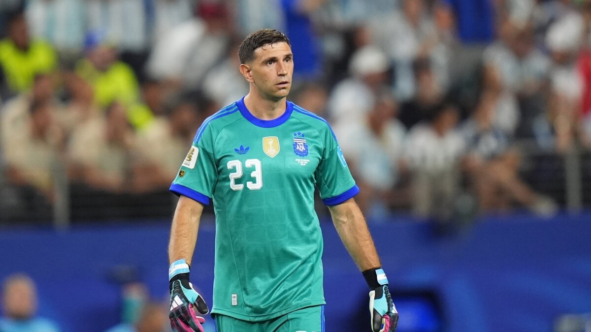 Chelsea'ye Emiliano Martinez önerisi
