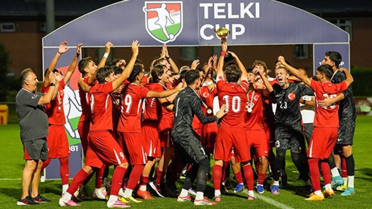 17 Yaş Altı Milli Futbol Takımı şampiyon oldu