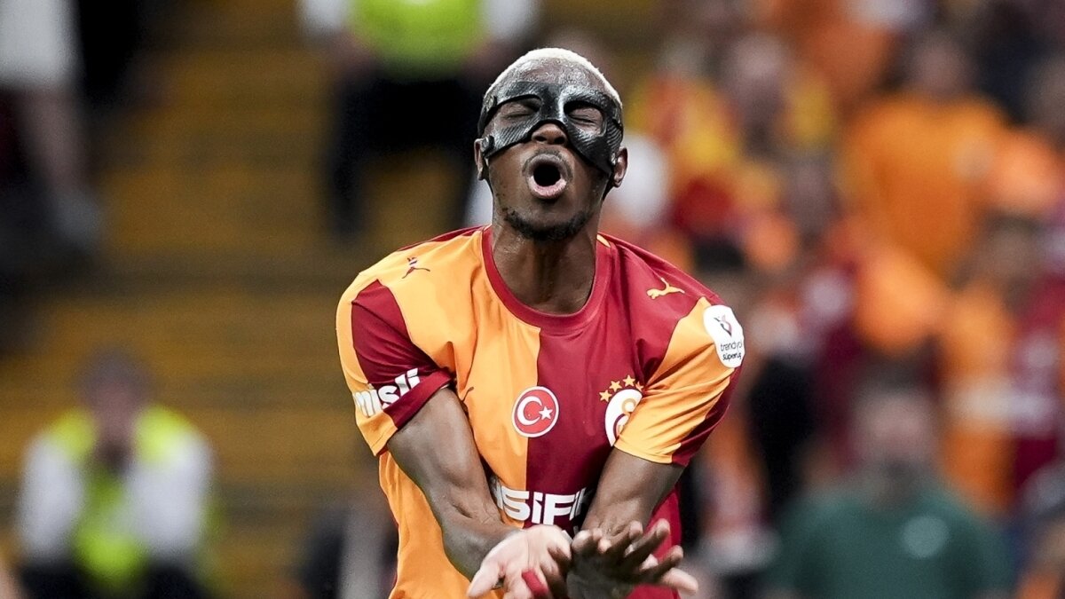 Victor Osimhen sakatlandı!