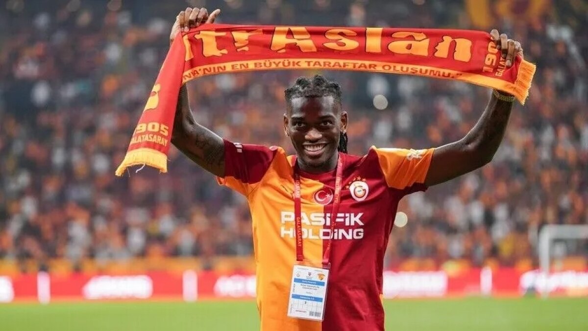 Galatasaray'da yıldız ve gençlik operasyonu